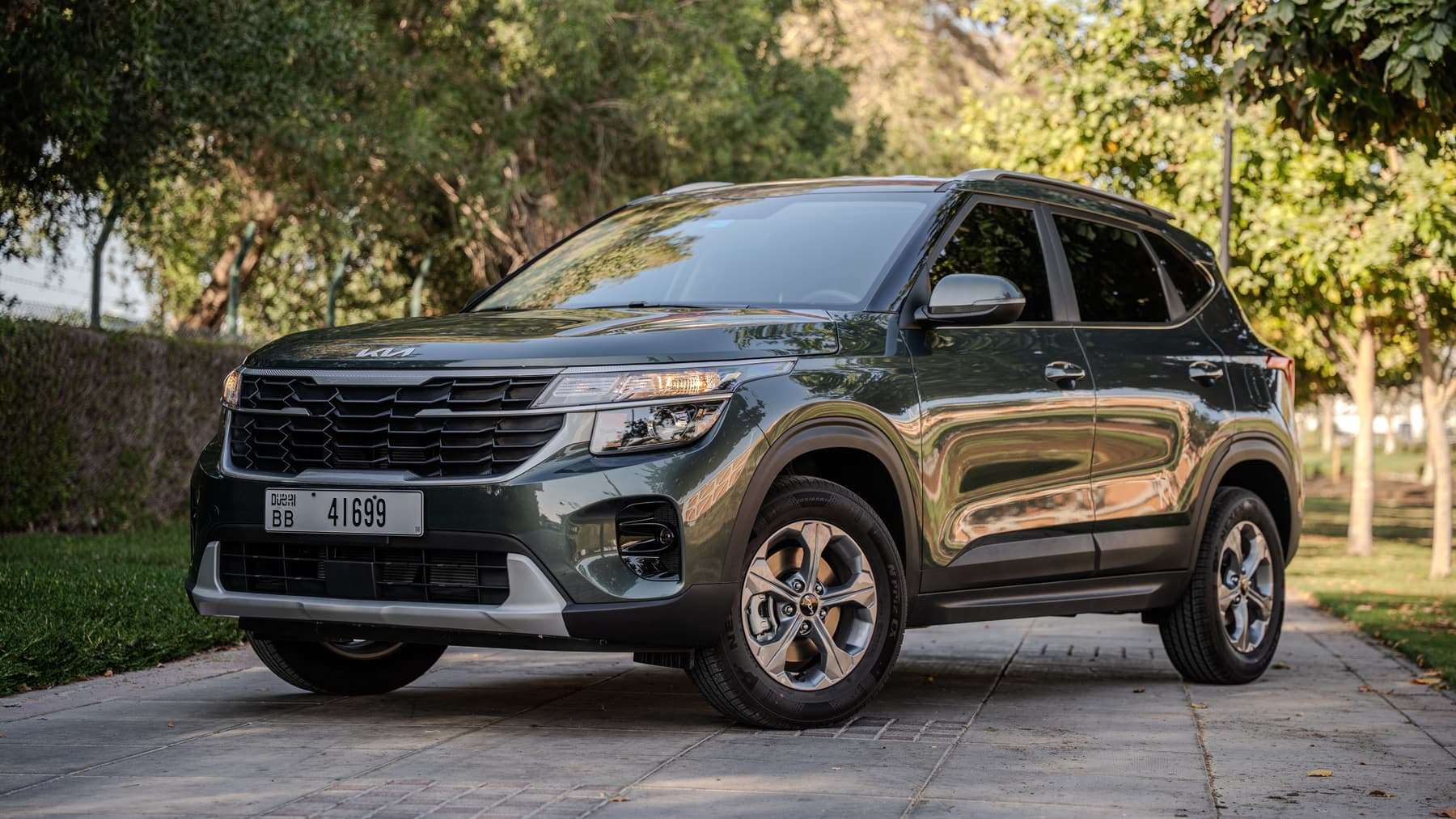 Kia Seltos Dark Green Seltos Dark Green 1.6L 2025 - Family SUV for rent in Dubai